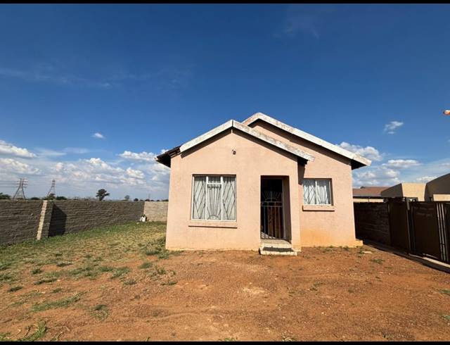2 BEDROOM HOUSE FOR SALE IN VANDERBIJLPARK CE 4